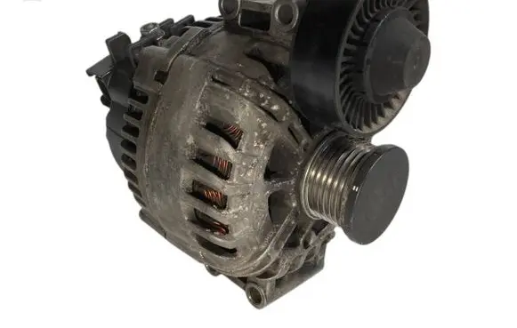 BMW 5 E60 E61 Generator/alternator 7521178