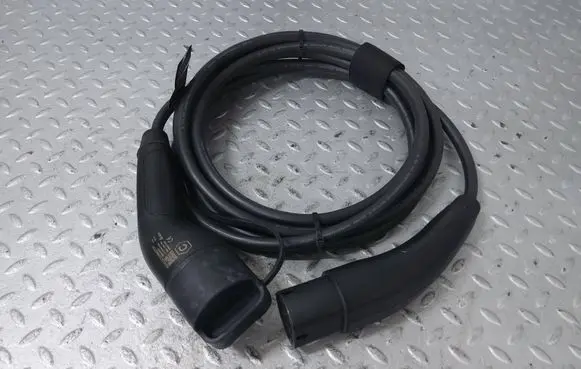Volvo XC40 Electric car charging cable 32324391 220413 P32324391
