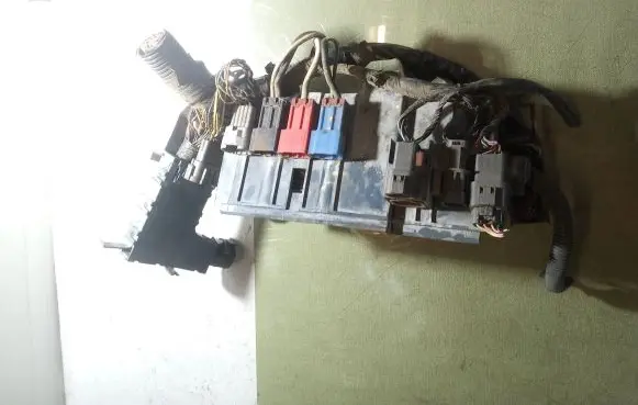 Nissan Patrol Y61 Fuse module K15271VB000