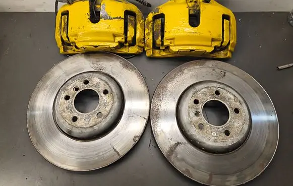 BMW 5 F10 F11 Brake discs and calipers set 6786817 6786818 6894383