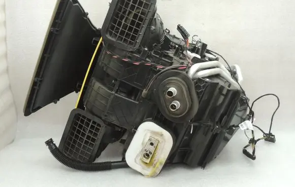 Opel Vivaro Interior heater climate box assembly housing 95527436 72706486R