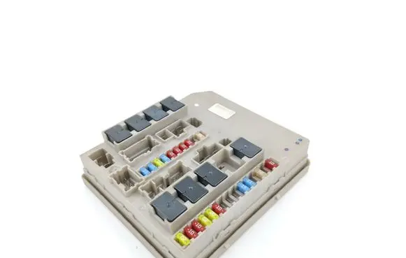 Renault Clio III Fuse module 902663A