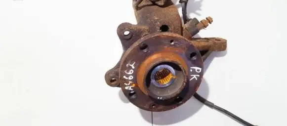 Citroen Xsara Picasso Front wheel hub