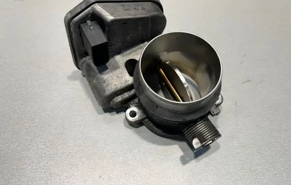 BMW 3 E92 E93 Engine shut-off valve 7804384