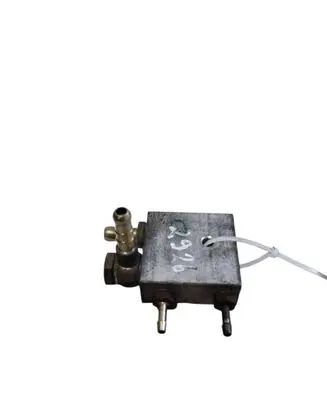 Jeep Cherokee III KJ Fuel distributor