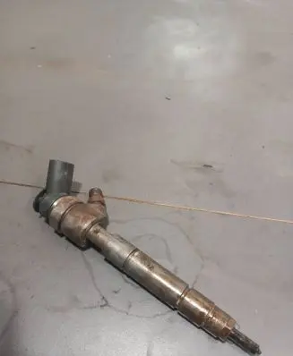 Fuel injector