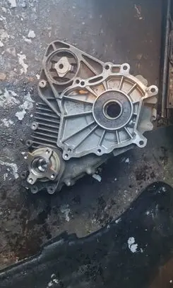 Gearbox transfer box case