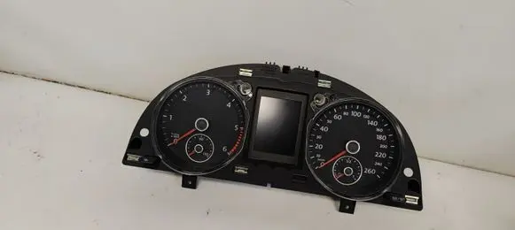 Volkswagen PASSAT B7 Speedometer (instrument cluster) 3AA920880C