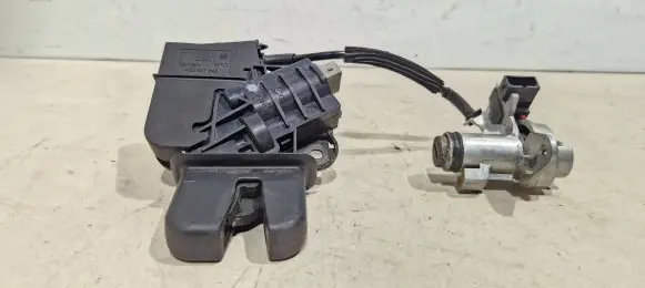 Audi A6 S6 C6 4F Tailgate/trunk/boot lock/catch/latch 4e0827645