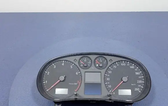 Audi A3 S3 8L Speedometer (instrument cluster) 8L0920900A