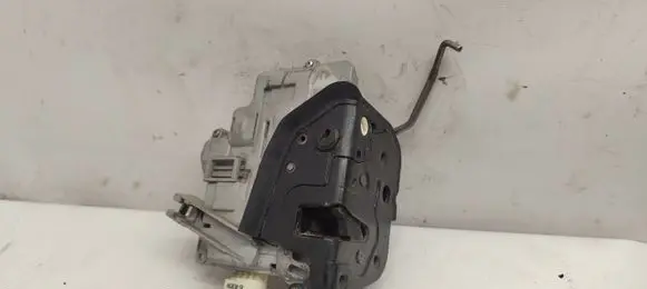 Audi A6 S6 C6 4F Rear door lock 4F0839016