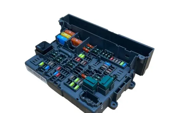 BMW X1 E84 Fuse module 61149119446 9119446 10688710