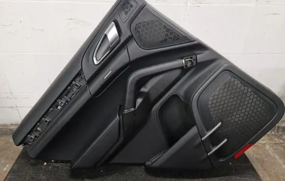 Porsche Cayenne (92A) Rear door card panel trim