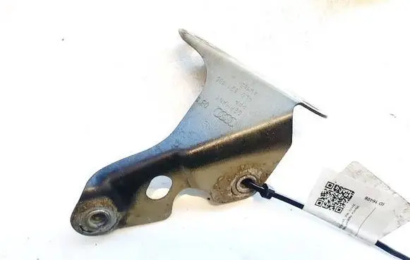 Audi Q7 4L Fender mounting bracket 4L0821135