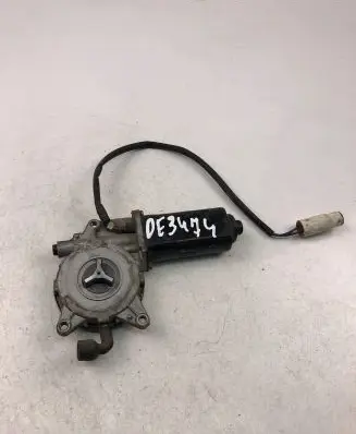 Hyundai Lantra II Front door window regulator motor 9882033000
