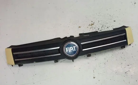 Fiat Panda II Front bumper upper radiator grill