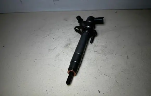 Volvo V70 Fuel injector 8658352 0445110078