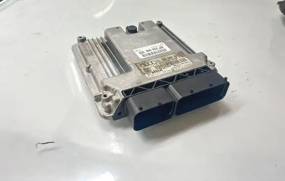 Audi A4 S4 B8 8K Engine control unit/module 03L906022JM 0281015328