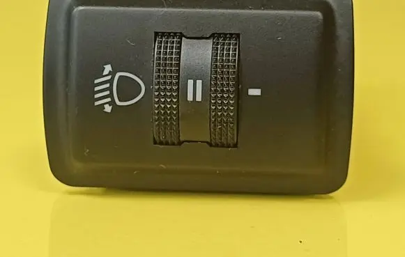 Audi A4 S4 B5 8D Headlight level height control switch 8D0941301B