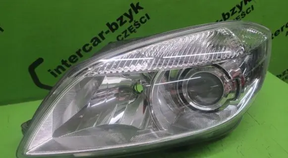 Skoda Fabia Mk2 (5J) Headlight/headlamp