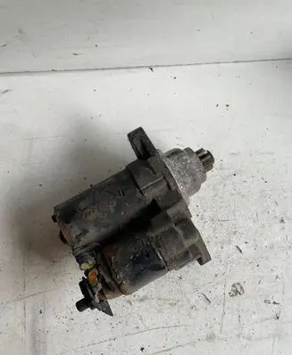 Volkswagen Polo Starter motor 021911023G