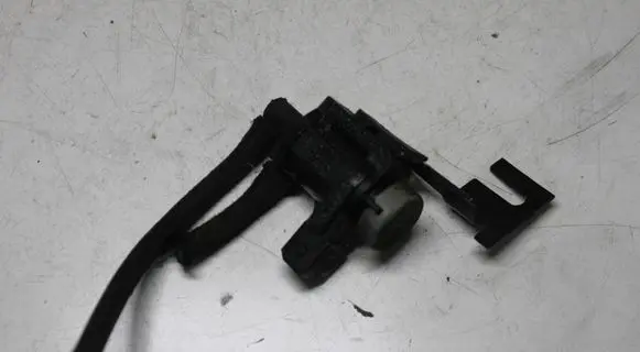 Audi A6 S6 C5 4B Turbo solenoid valve 1J0906283A