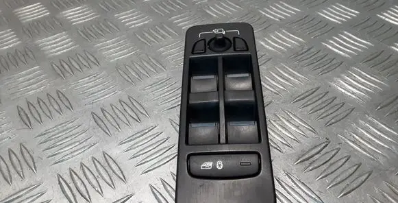 Land Rover Discovery Sport Electric window control switch 