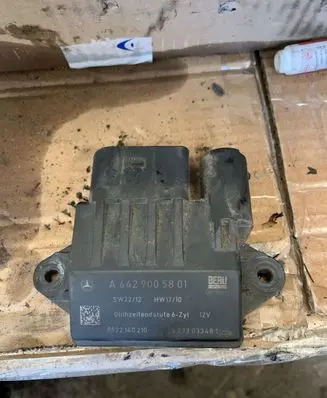 Mercedes-Benz S W221 Glow plug pre-heat relay 6429005801