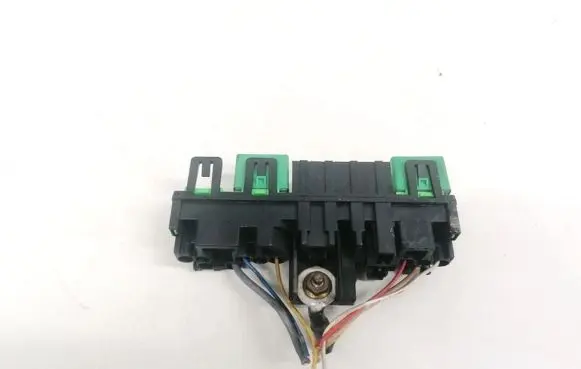 Peugeot 206 Fuse box set 12V35A03531 12V-35A-03531