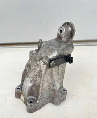 Mercedes-Benz Vito Viano W639 Engine mounting bracket A6512234404