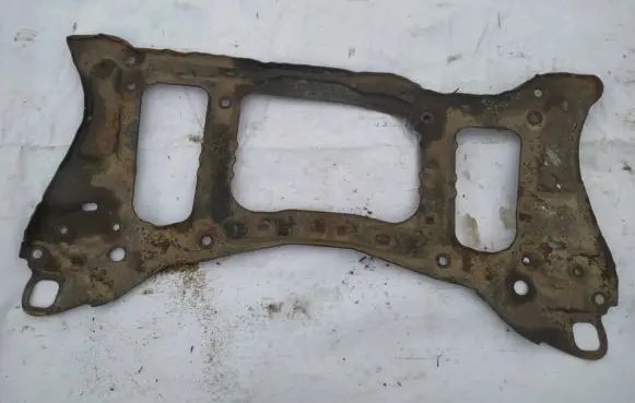 Chrysler Town & Country IV Engine mounting bracket