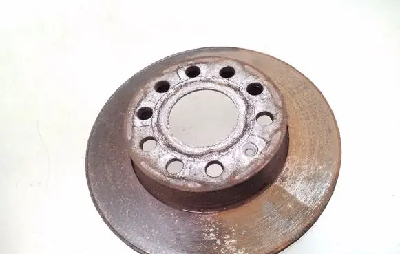 Volkswagen Golf V Rear brake disc