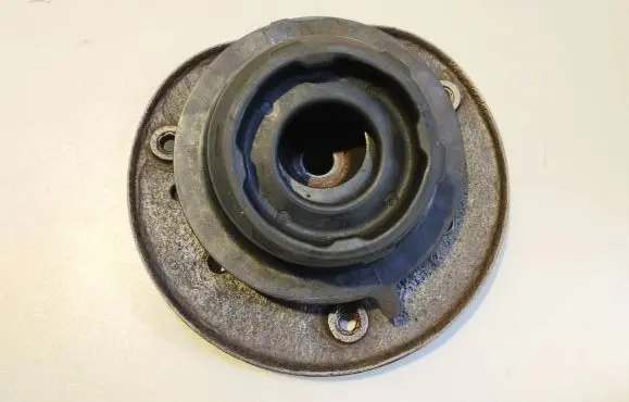 Volvo XC60 Front upper strut mount 6G913K099NBA 060109