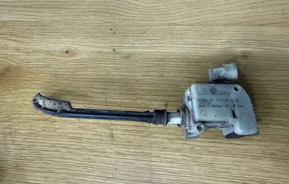 Opel Insignia A Fuel tank cap lock motor 13501151