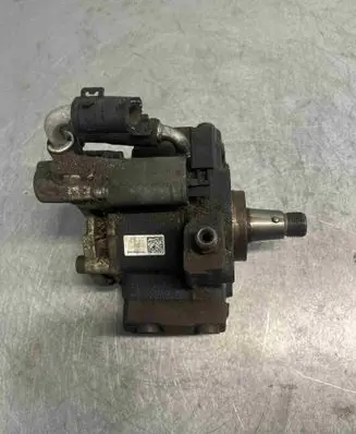 Volkswagen Golf VI Mechanical fuel pump 03L130755al01