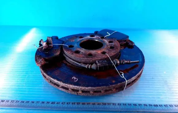 Volkswagen Touran I Front brake disc