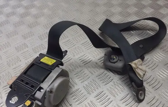 Mitsubishi Outlander Front seatbelt