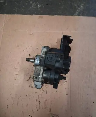 Audi A4 S4 B7 8E 8H Fuel injection high pressure pump 059130755E