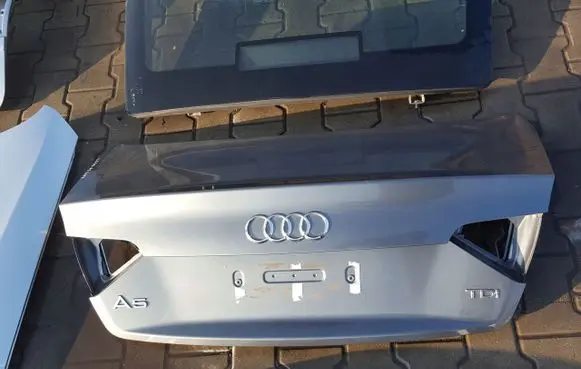 Tailgate/trunk/boot lid