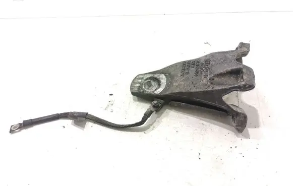 BMW 5 E60 E61 Engine mounting bracket 6770634 23191310 146061