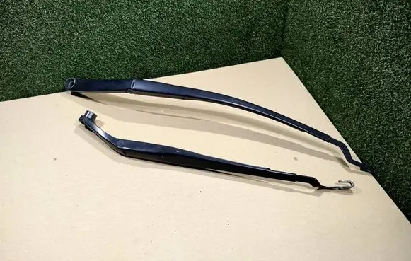KIA Pro Cee'd III Front wiper blade arm 98311J7000