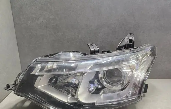 Mitsubishi Outlander Headlight/headlamp 8301C203 L0094D0GGY