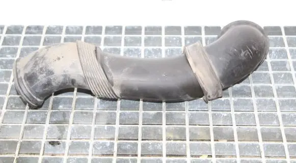 Audi Q7 4L Air intake duct part 7L6129752B