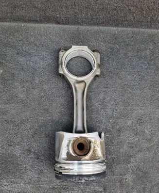Audi A4 S4 B7 8E 8H Piston with connecting rod 03G107065J 038105401J 038105401F