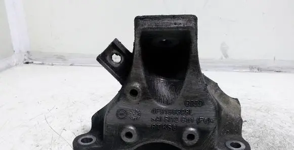 Audi A6 S6 C6 4F Engine mounting bracket 4F0199308L