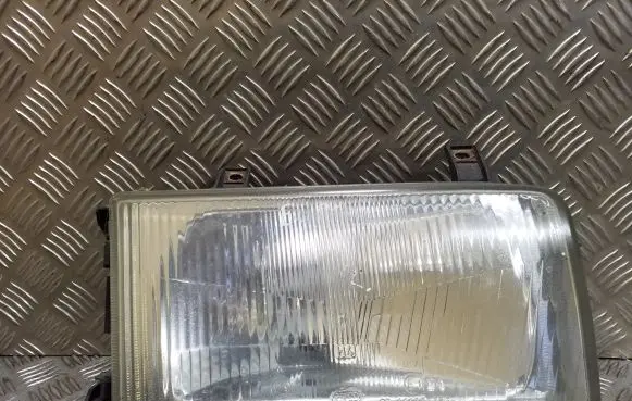 Volkswagen Transporter - Caravelle T4 Headlight/headlamp 0244438