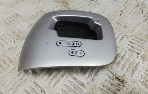 Renault Megane III Gear shifter surround trim plastic