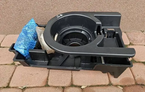 Opel Mokka B Spare wheel section trim 9818867680