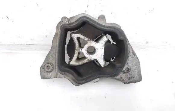 Volvo XC60 Engine mount bracket F7021101