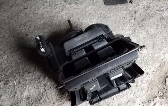 Mercedes-Benz Vito Viano W639 Interior heater climate box assembly housing A6398301160KZ